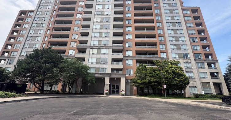 702-9 Northern Hts Drive, Richmond Hill, ON, L4B 4M5
