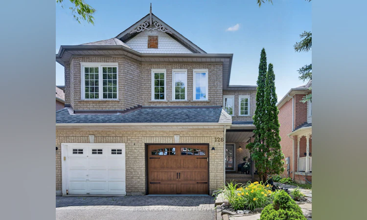 126 Woodroof Crescent