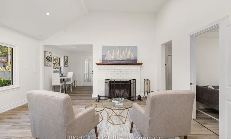 51 Lakeside Drive