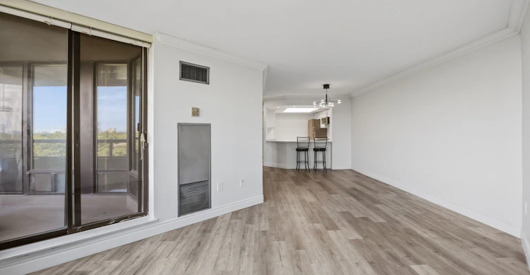 608-7440 Bathurst Street, Vaughan, ON, L4J 7K8 - 9