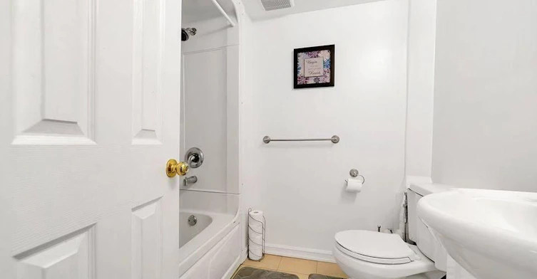 2 Bed Basement-28 Hartwell Way, Aurora, ON, L4G 7X7 - 10