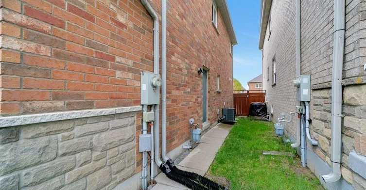 2 Bed Basement-28 Hartwell Way, Aurora, ON, L4G 7X7 - 2