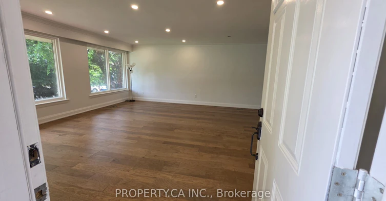 Main-121 Trayborn Drive, Richmond Hill, ON, L4C 4K6 - 4
