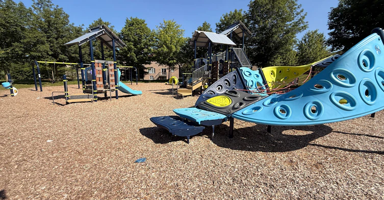 (Main & 2nd floor)-211 Chilcott Crescent, Newmarket, ON, L3X 3G6 - 34