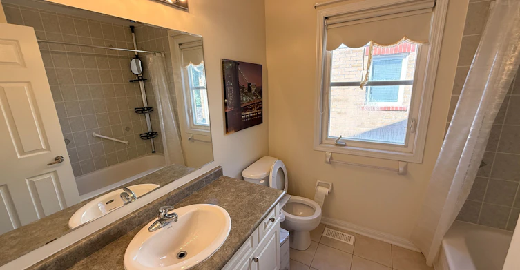 (Main & 2nd floor)-211 Chilcott Crescent, Newmarket, ON, L3X 3G6 - 23