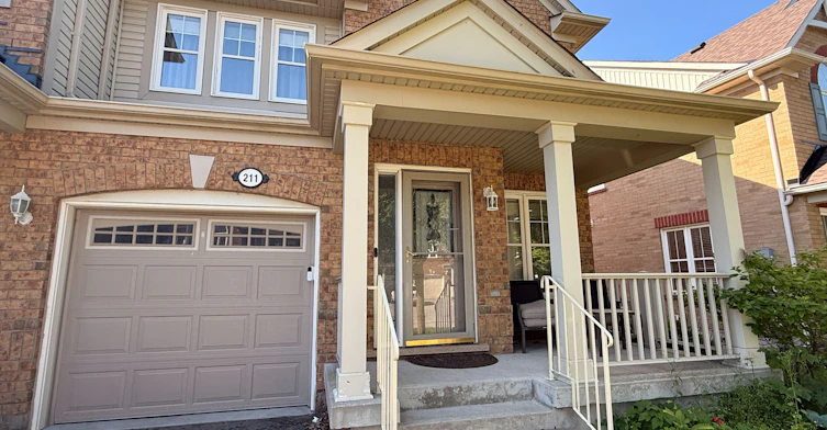 (Main & 2nd floor)-211 Chilcott Crescent, Newmarket, ON, L3X 3G6 - 2