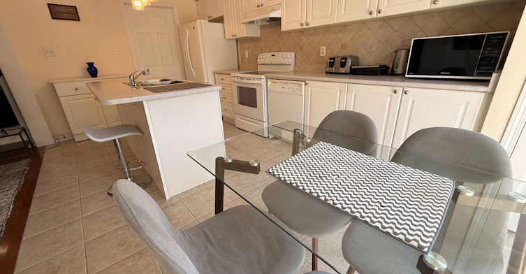 (Main & 2nd floor)-211 Chilcott Crescent, Newmarket, ON, L3X 3G6 - 12
