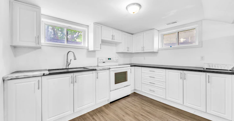 Basement-43 Parkside Drive, Newmarket, ON, L3Y 4R7 - 2