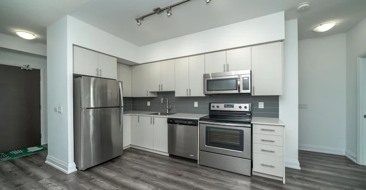 318-7900 Bathurst Street, Vaughan, ON, L4J 0J9 - 6