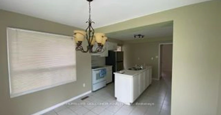 38 Keffer Circle, Newmarket, ON, L3X 1R7 - 8