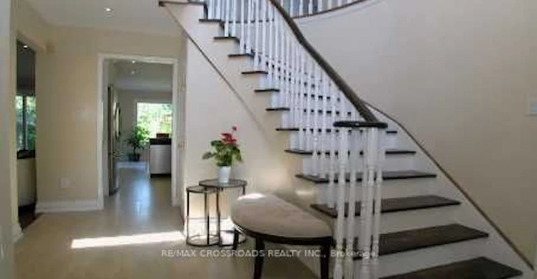 32 Kew Gardens, Richmond Hill, ON, L4B 1R5 - 2