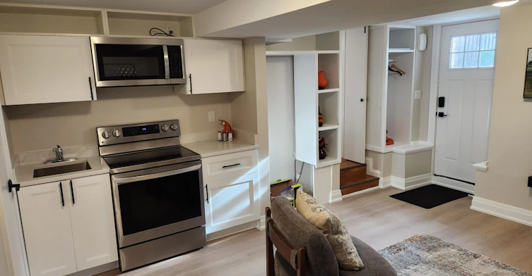 Basement Unit-452 D'arcy Street S, Newmarket, ON, L3Y 1N1 - 3