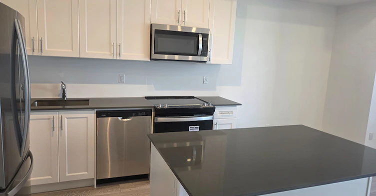 7-16 Lytham Green Circle, Newmarket, ON, L3Y 0H3 - 7