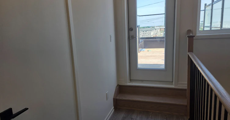 7-16 Lytham Green Circle, Newmarket, ON, L3Y 0H3 - 5