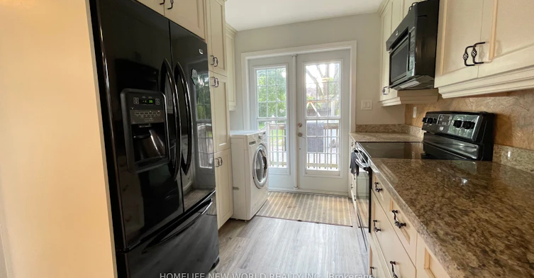 100 Pugsley Avenue, Richmond Hill, ON, L4C 1Z9 - 6