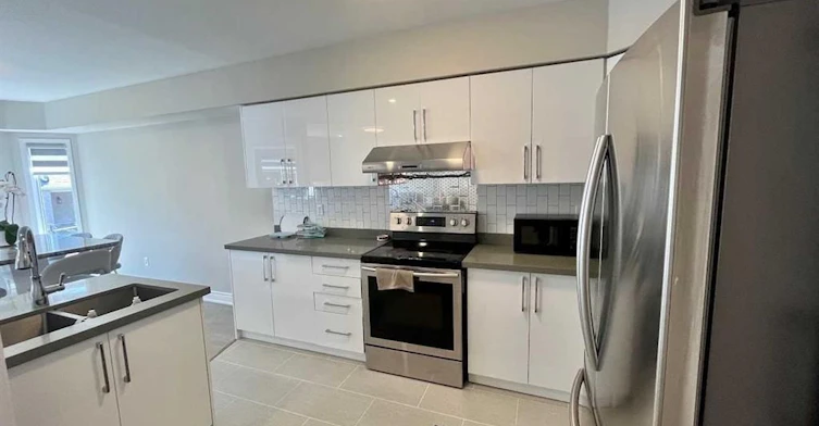 Upper-545 Menczel Crescent, Newmarket, ON, L3X 2P2 - 5
