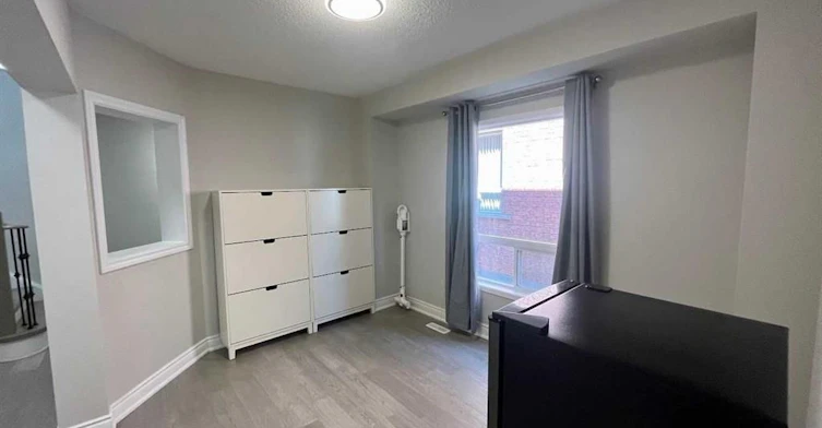 Upper-545 Menczel Crescent, Newmarket, ON, L3X 2P2 - 8