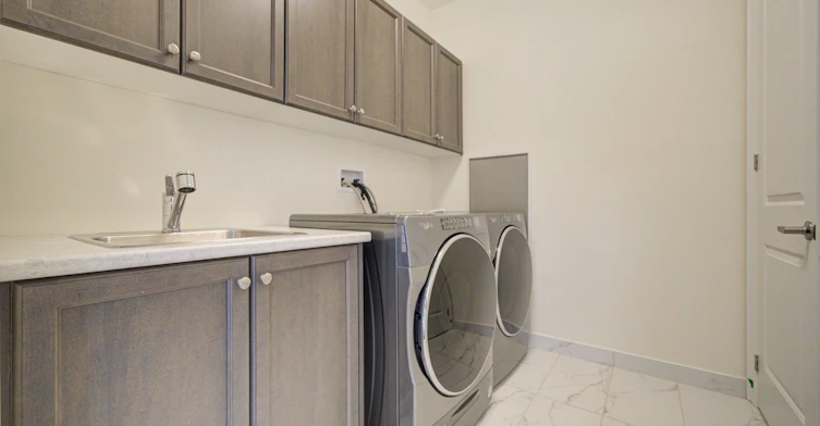 Main & 2nd Floor-35 Red Giant Street, Richmond Hill, ON, L4C 4Y4 - 47