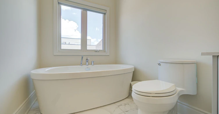 Main & 2nd Floor-35 Red Giant Street, Richmond Hill, ON, L4C 4Y4 - 35