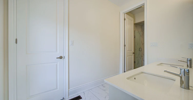 Main & 2nd Floor-35 Red Giant Street, Richmond Hill, ON, L4C 4Y4 - 44