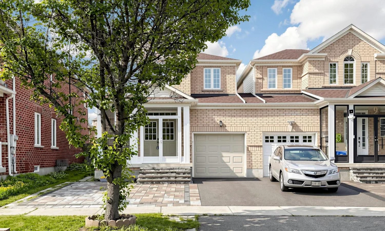 11 Charles Sturdy Road
