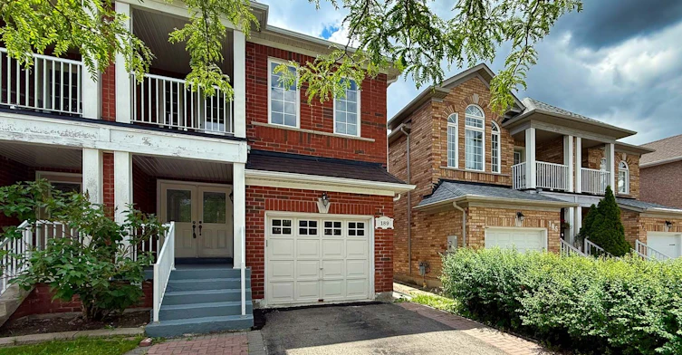 Upper-189 Warwick Crescent, Newmarket, ON, L3X 2S3