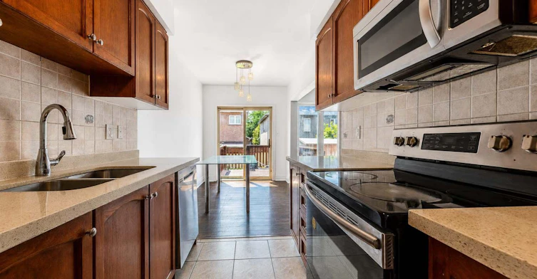 Upper-189 Warwick Crescent, Newmarket, ON, L3X 2S3 - 8