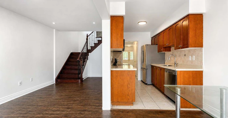 Upper-189 Warwick Crescent, Newmarket, ON, L3X 2S3 - 7