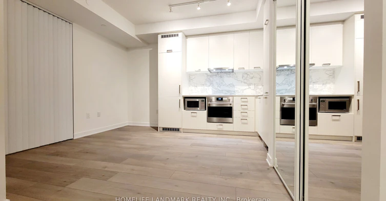 1003-10 Honeycrisp Crescent, Vaughan, ON, L4K 0M7