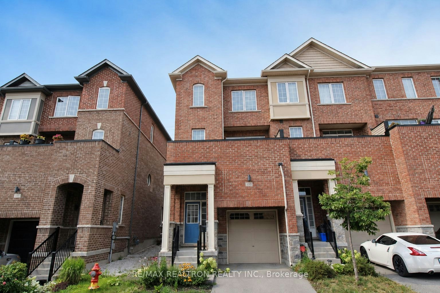 193 Harding Park Street, Newmarket, ON, L3Y 0E3