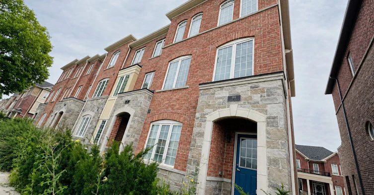 193 Harding Park Street, Newmarket, ON, L3Y 0E3 - 2