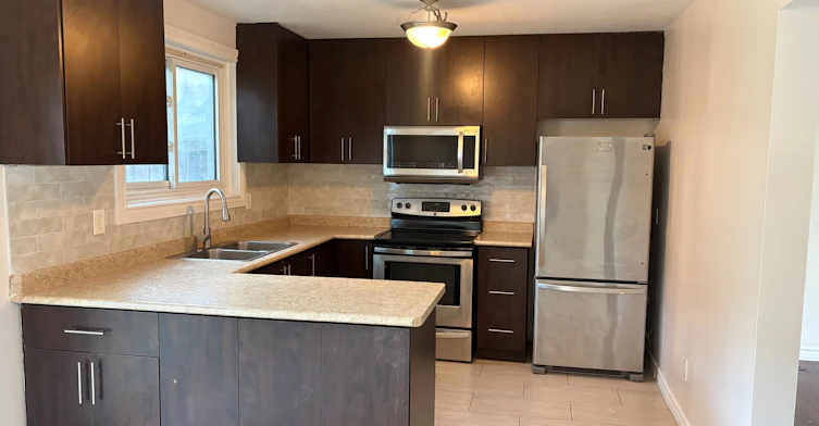 172 Patterson Street, Newmarket, ON, L3Y 4Y8 - 2
