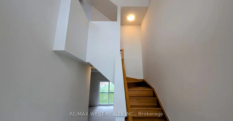106 Wascana Road, Vaughan, ON, L4L 1A7 - 4