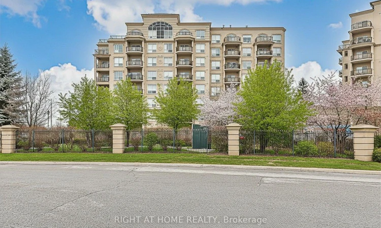 305-8 Maison Parc Court