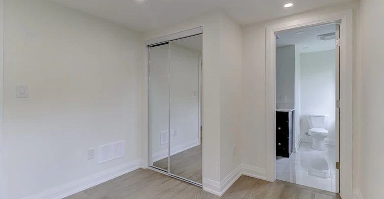 321 Tampa Drive, Georgina, ON, L4P 3A3 - 9