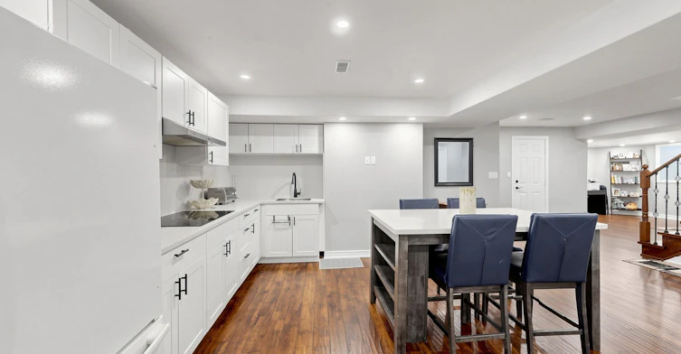 Bsmt-46 Aishford Road, Bradford West Gwillimbury, ON, L3Z 3E2 - 2