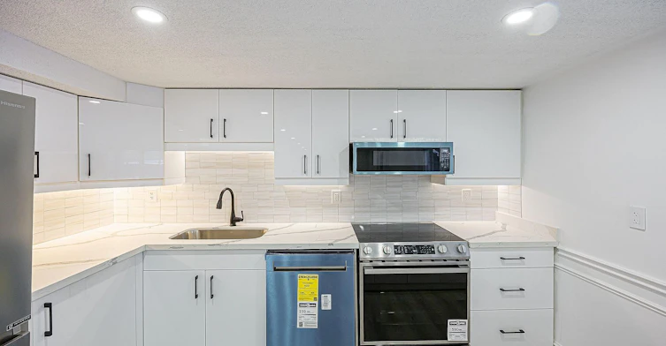 60 Fairway Drive, Aurora, ON, L4G 2H1 - 5