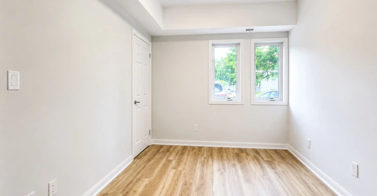 101-1 Centre Street W, Richmond Hill, ON, L4C 3P3 - 4