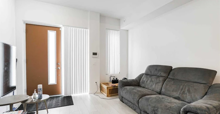Th12-1010 Portage Parkway, Vaughan, ON, L4K 0K3 - 2