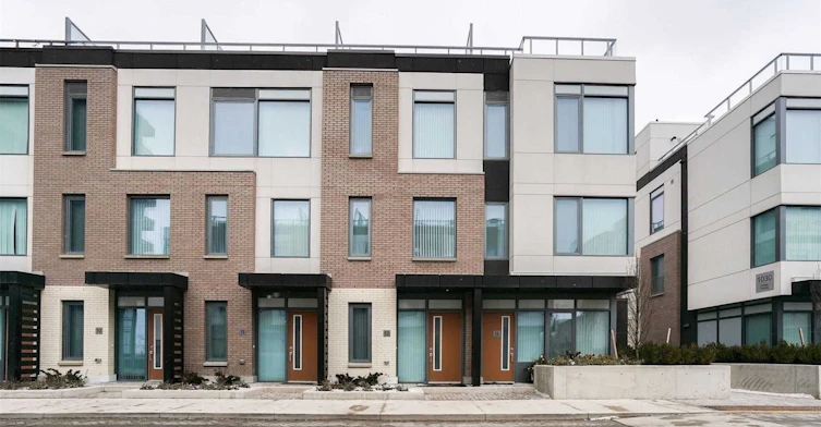 Th12-1010 Portage Parkway, Vaughan, ON, L4K 0K3