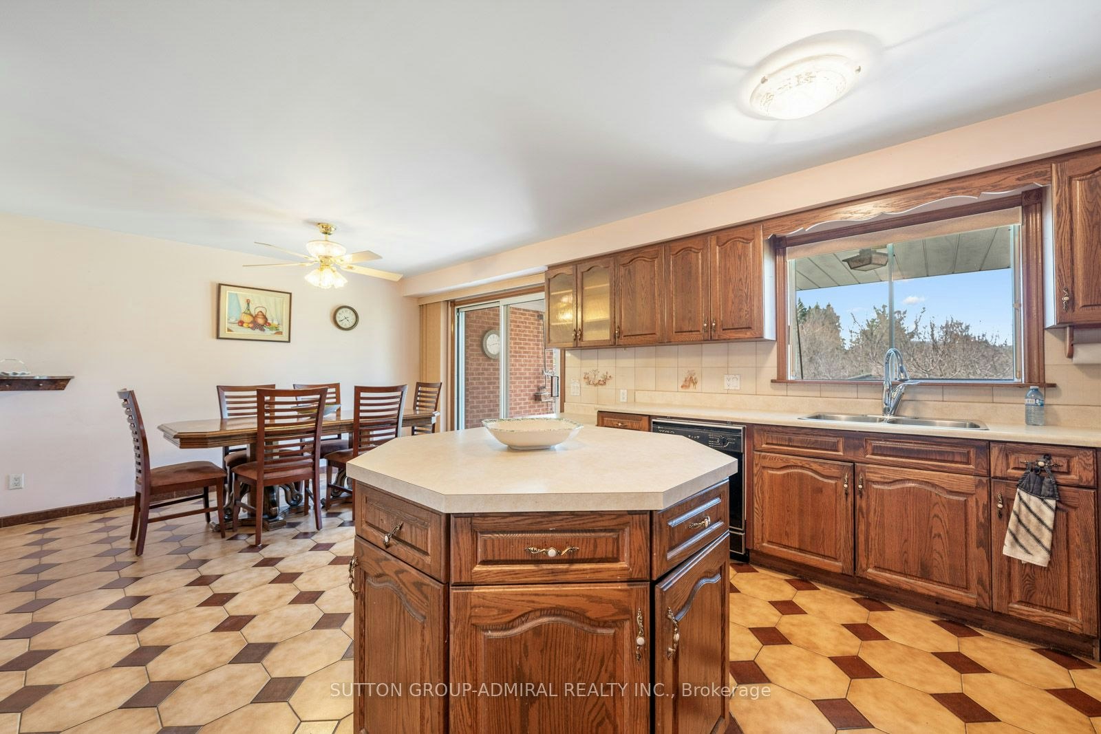 48 Weldrick Road W, Richmond Hill, ON, L4C 3T8 - 9