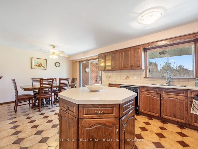 48 Weldrick Road W, Richmond Hill, ON, L4C 3T8 - 9