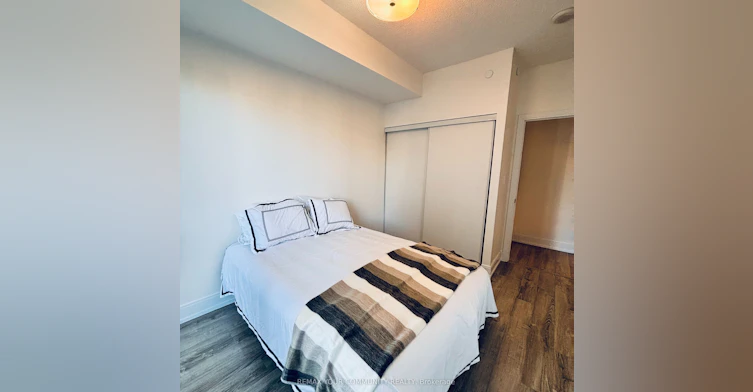 318B-9600 Yonge Street, Richmond Hill, ON, L4C 0X3 - 7