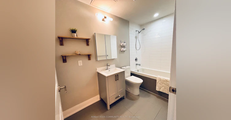 318B-9600 Yonge Street, Richmond Hill, ON, L4C 0X3 - 8
