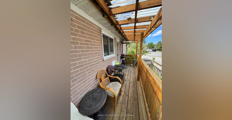 Main Floor-93 Aurora Heights Drive, Aurora, ON, L4G 2X1 - 11