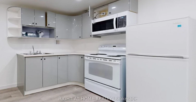lower2-62 Mcclenny Drive, Aurora, ON, L4G 5N6 - 4