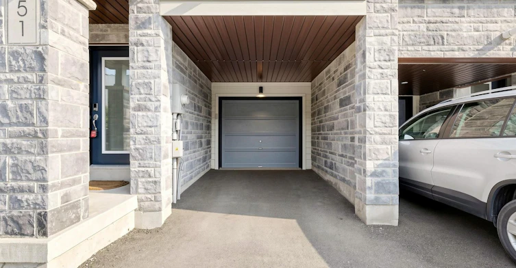 51 Vantage Loop, Newmarket, ON, L3X 0K9 - 3