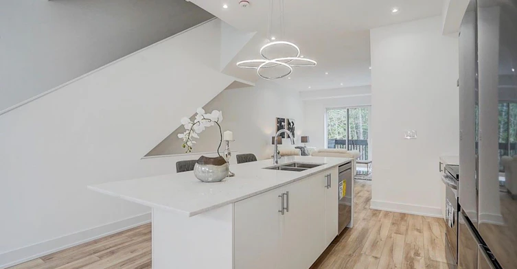 29 Chestnut Court, Aurora, ON, L4G 4A4 - 20