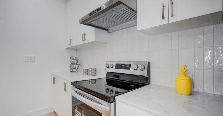 29 Chestnut Court, Aurora, ON, L4G 4A4 - 23