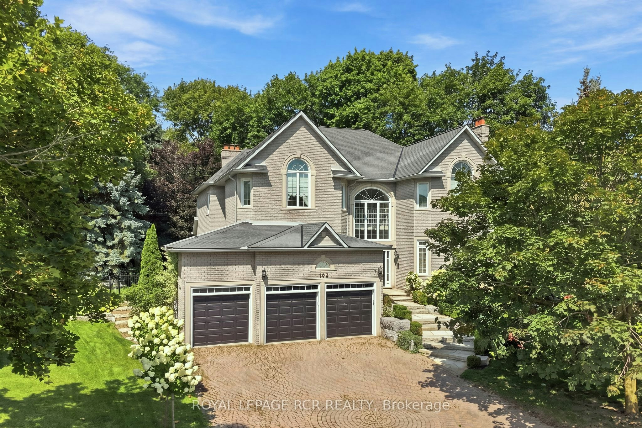 193 Sherwood Place, Newmarket, ON, L3Y 8E5